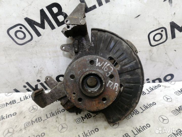 Поворотный кулак передний правый Mercedes Ml W163