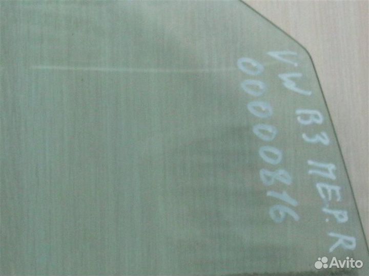 Стекло двери передней правой Volkswagen Passat