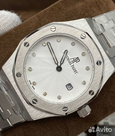 Женские часы Audemars Piguet белые