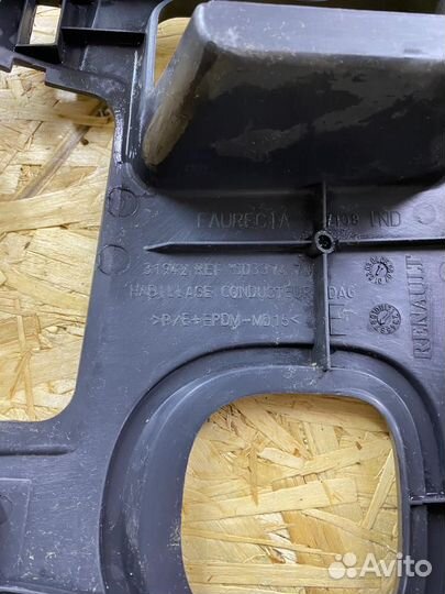 Пластик салона Renault Megane 2007