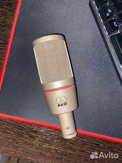 Студийный микрофон AKG C2000B