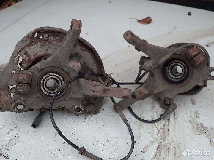 Поворотный кулак Mitsubishi space star 4g18