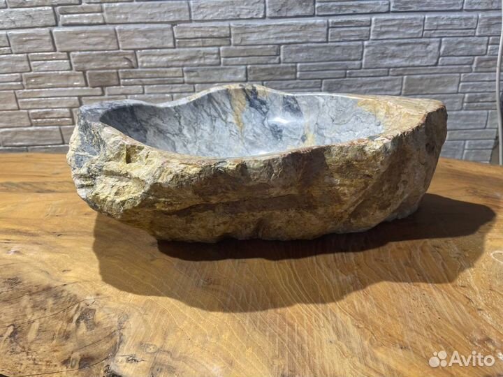 Дизайнерская раковина из мрамора