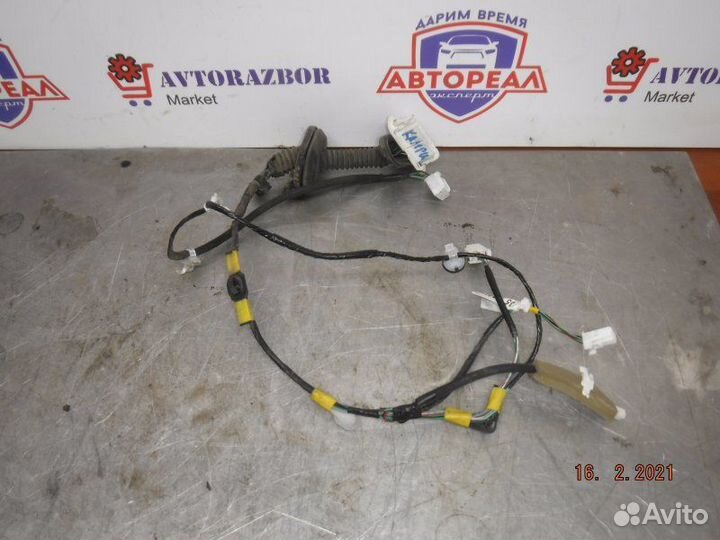 Проводка двери задняя левая Toyota Camry 50 2AR