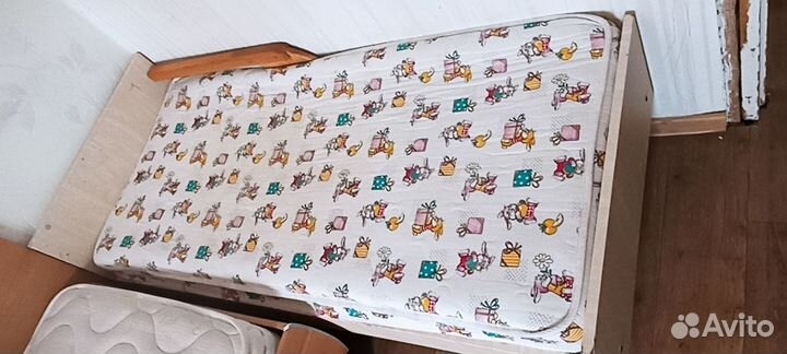 Детская кровать 140*65, с матрацем