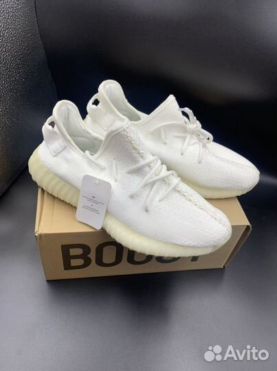 Белые кроссовки yeezy boost 350