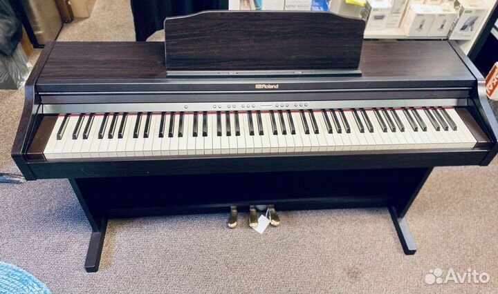 Цифровое пианино roland + Аксессуары