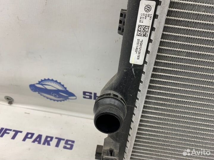 Радиатор охлаждения двигателя передний Volkswagen