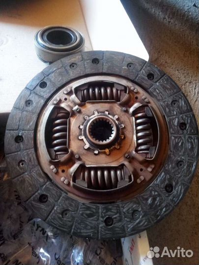 Коплект сцепления на тойоту короллу,аурис,ярис