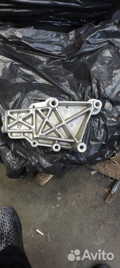 Кронштейн опоры двигателя правый ваз 1118