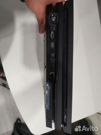 Sony playstation 4 pro 1tb (полный комплект)