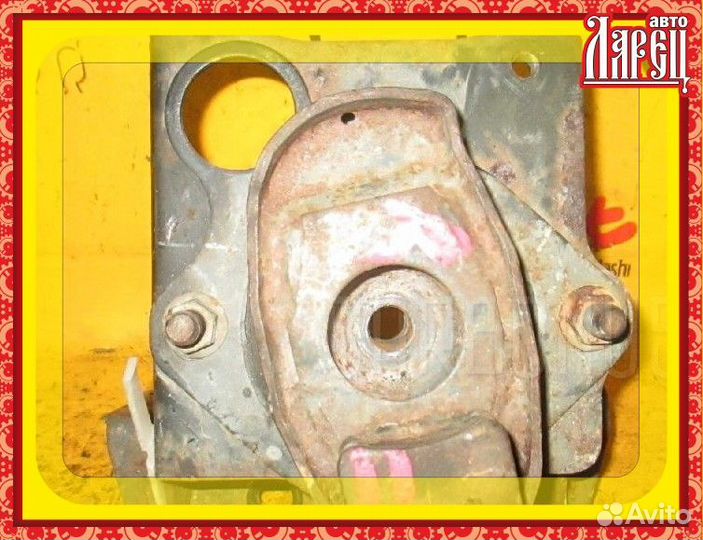 Подушка двигателя Toyota Prius