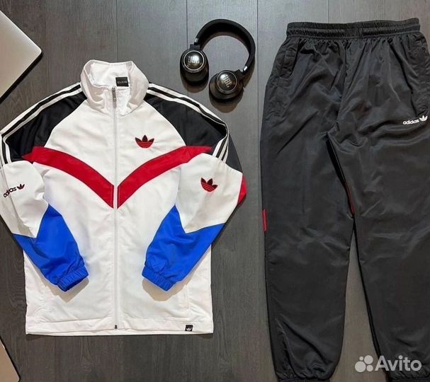 Спортивный костюм Adidas весна