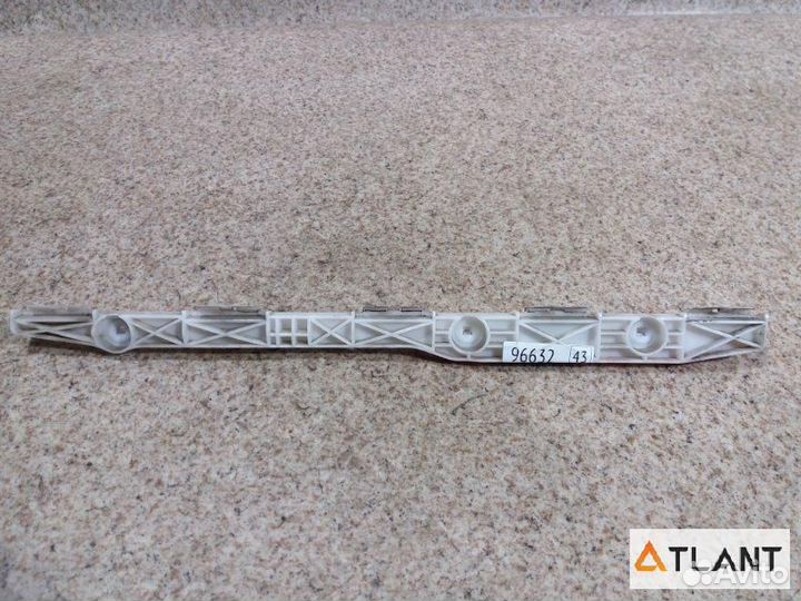 Крепеж бампера задняя правая toyota crown majesta