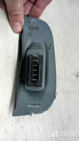 Кнопка стеклоподъемника правая Renault Megane 1