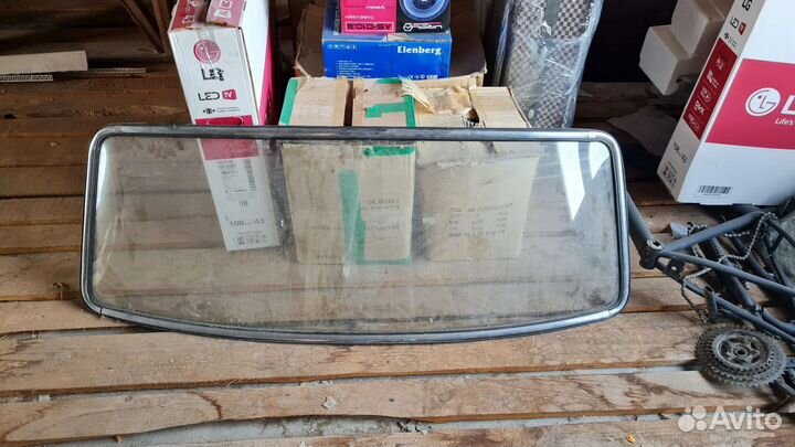 Заднее стекло газ 24