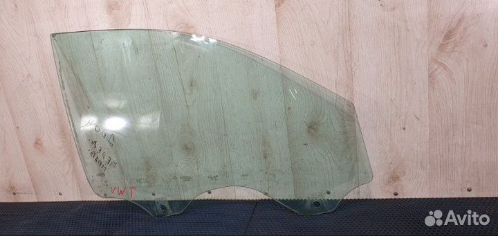 Стекло двери переднее правое Vw Touareg 7L