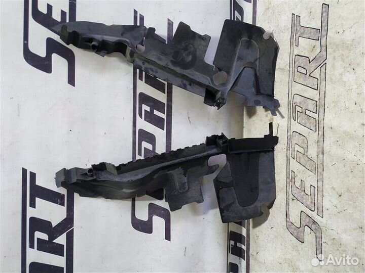 Дефлектор радиатора Audi A6 C6 2.8 CCE 2010