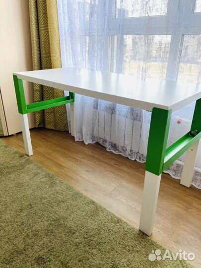 Письменный стол и полка-икея