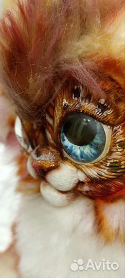 Игрушка ручной работы с мехом и полимерной глиной