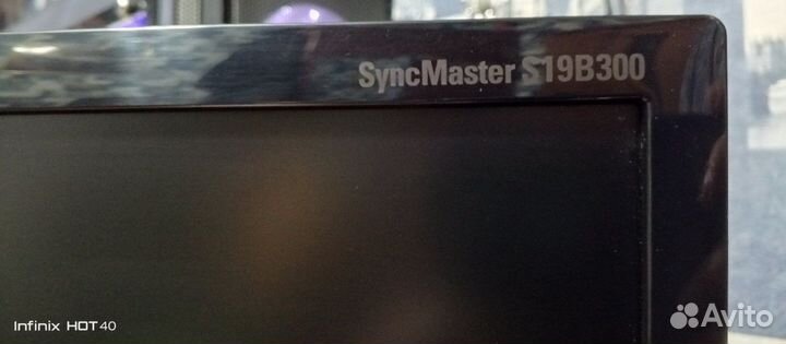 Монитор Samsung LS19B300