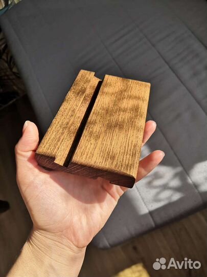 Подставка для телефона из дерева