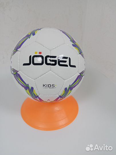 Футбольный мяч профессиональный