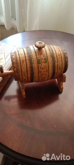 Шкатулка для сигарет и бочонок