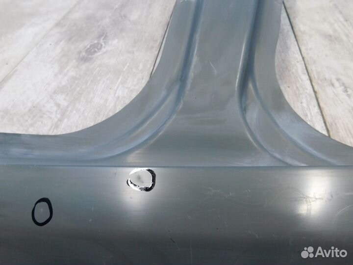 Стойка боковая левая Ford EcoSport 2013