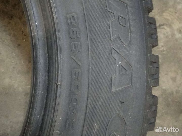 Goodyear UltraGrip 500 255/60 R18 112T