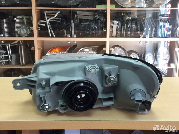 Фара левая и правая Hyundai Accent