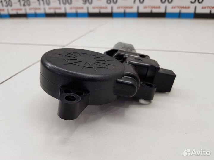 Моторчик стеклоподъемника передний левый (Mazda 6)