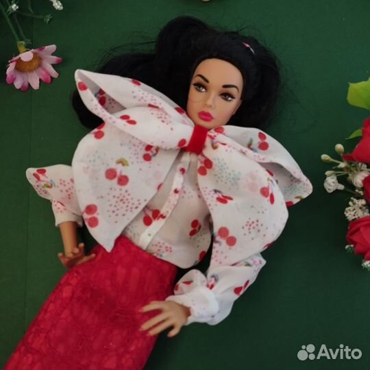 Одежда на Поппи Паркер