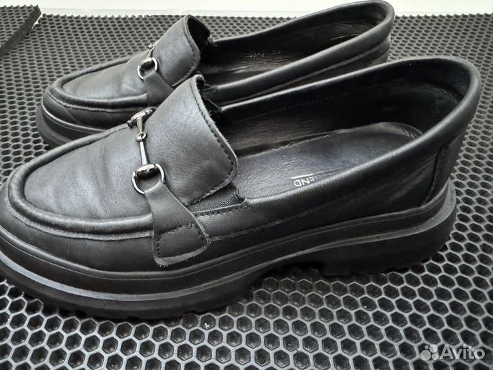 Лоферы женские