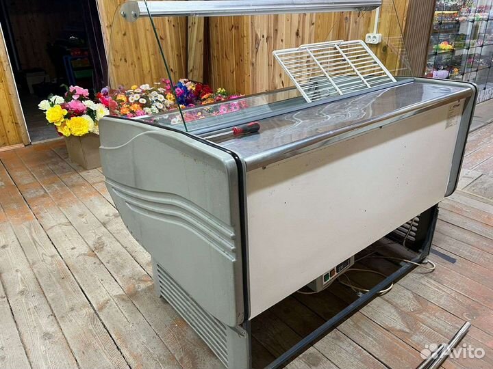 Холодильная витрина