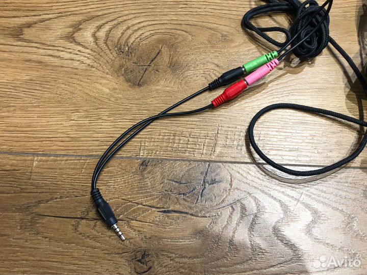 Наушники с микрофоном