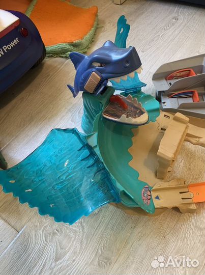 Hot wheels трек акула