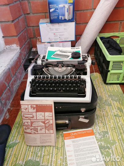 Печатная пишущая машинка