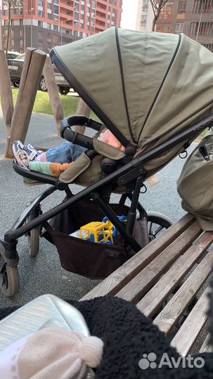 Прогулочная коляска MON