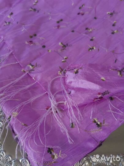 Вышитый шарф / палантин