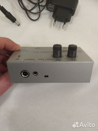 Мини-микшер-усилитель behringer ma 400 micromon