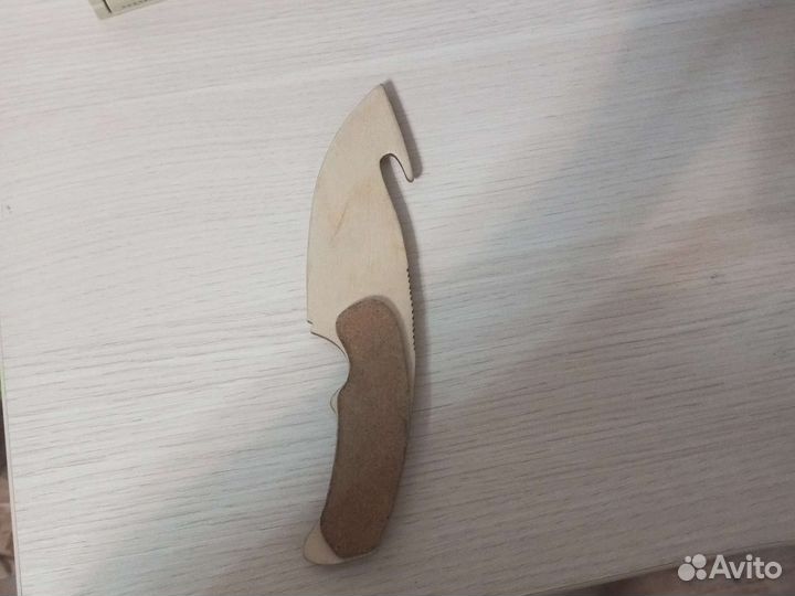 Нож из дерева