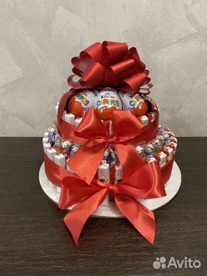 Торт, букет из конфет, сладкий подарок