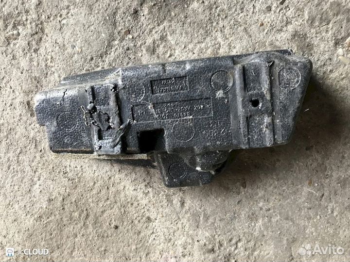 Ящик под инструменты на nissan xtrail NT31 MR20DE