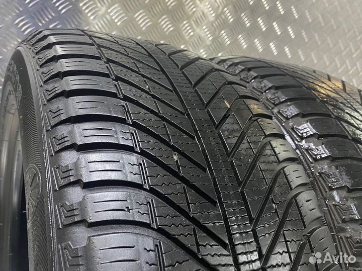 Goodyear Vector 4Seasons SUV 235/55 R17 103H