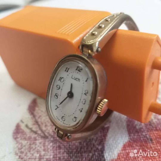 Часы наручные женские