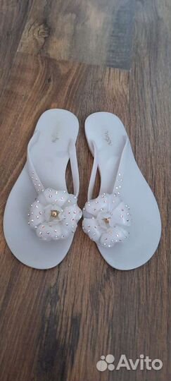 Шлепанцы женские