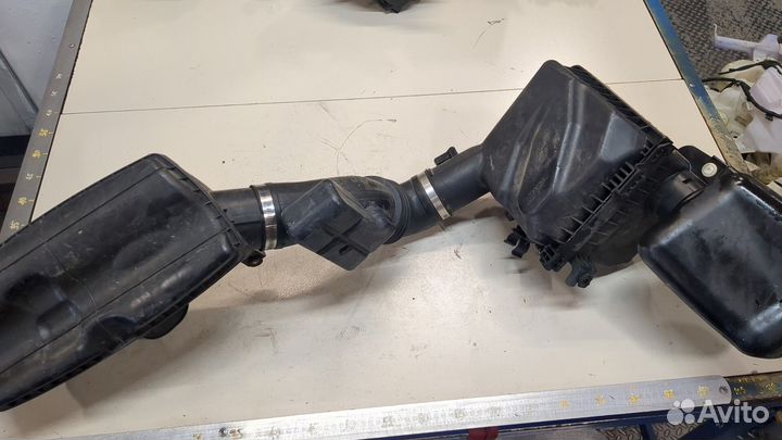 Корпус воздушного фильтра Subaru Tribeca (B9)