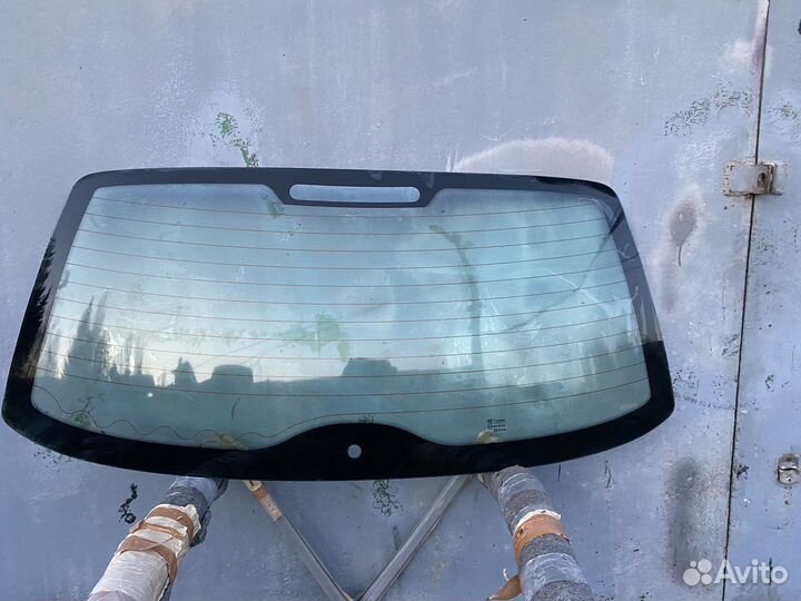 Стекло крышки богажника калина универсал-1