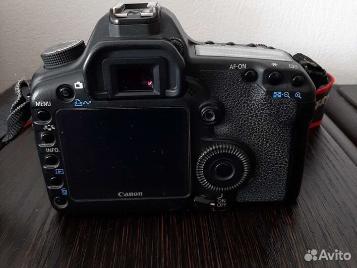 Зеркальный фотоаппарат canon
